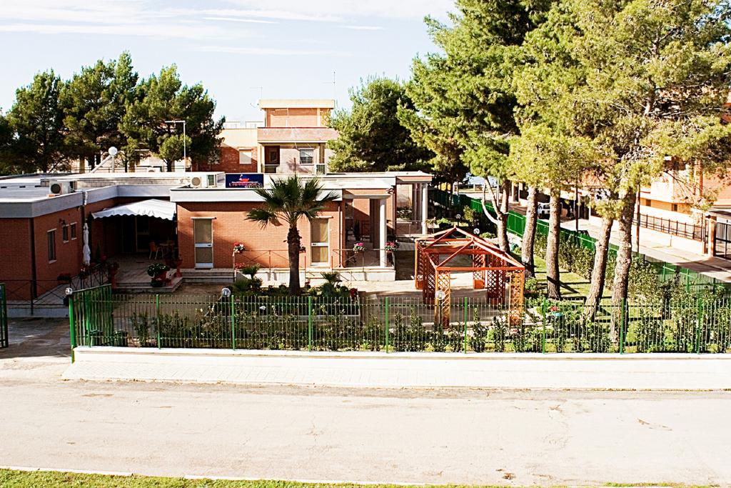 Albergo L'Approdo Lesina Exterior foto